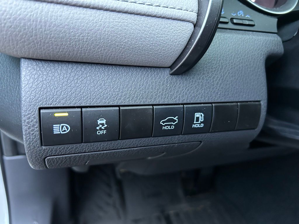 2023 Toyota Camry LE 18