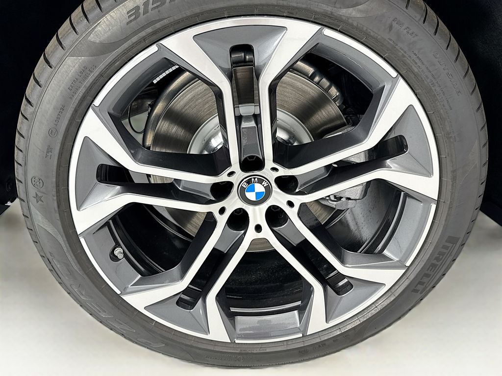 Thumbnail: 2026 BMW X5 - 32