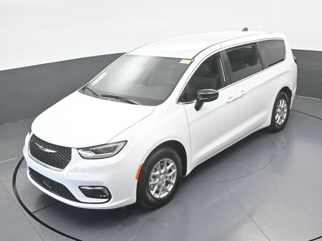 New 2026 Bright White Clearcoat Chrysler Select image 39