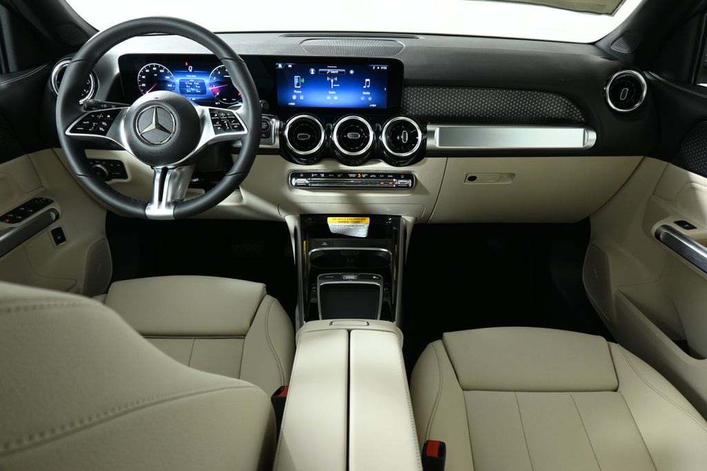 Thumbnail: 2026 Mercedes-Benz GLB - 4