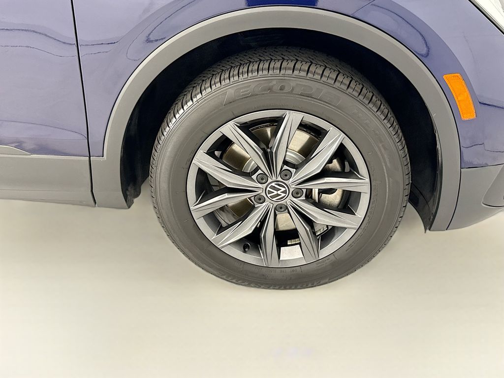 Thumbnail: 2023 Volkswagen Tiguan - 30