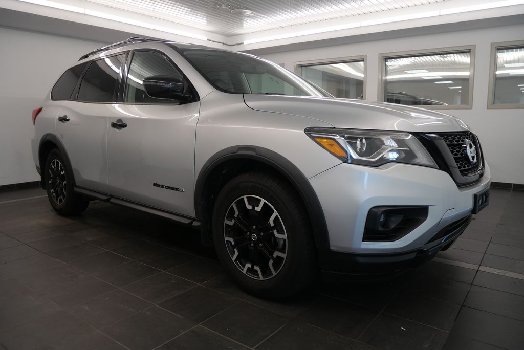 2020 Nissan Pathfinder SV 8