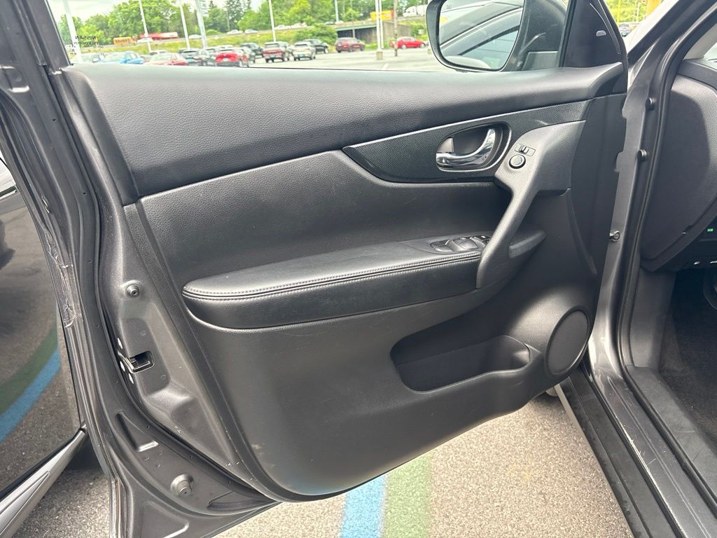 2015 Nissan Rogue — photo 6
