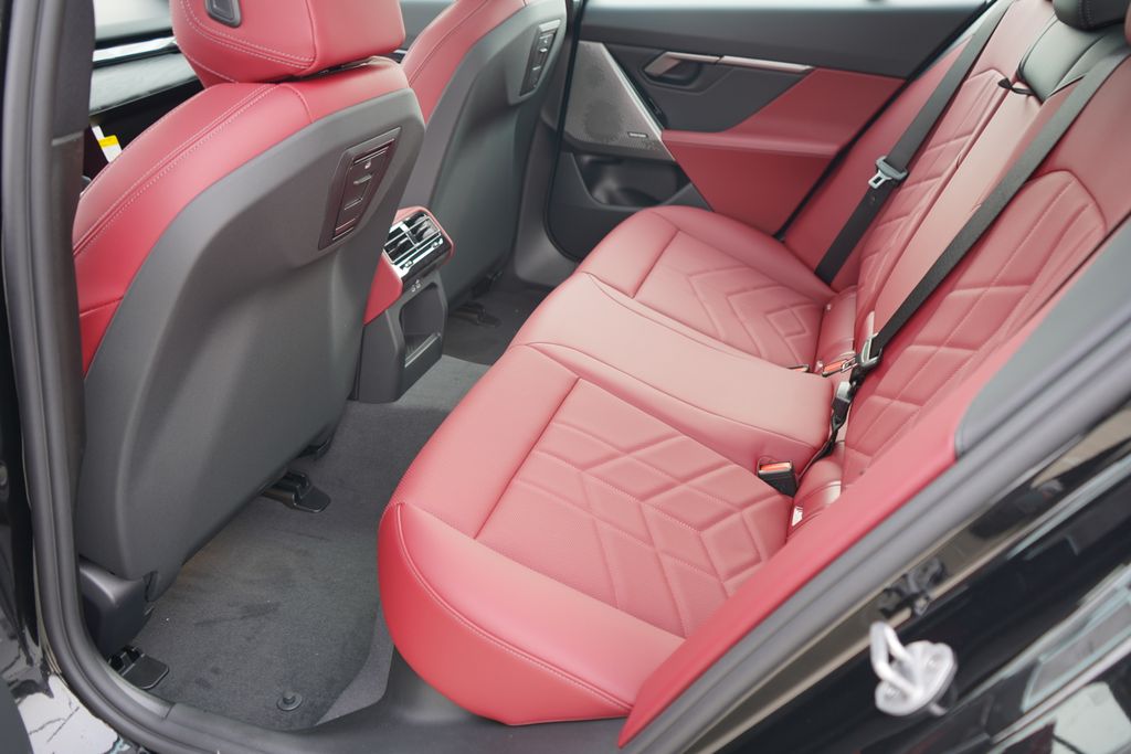 Thumbnail: 2026 BMW i5 - 20