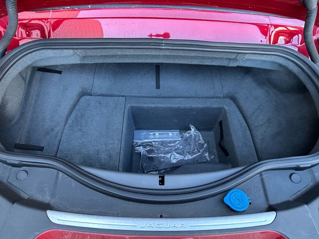 Used 2014  Jaguar S image 59