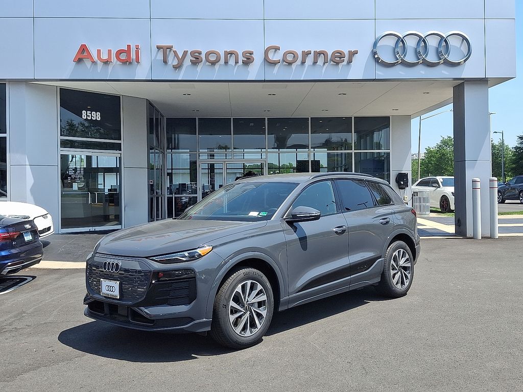 2025 Audi e-tron Premium -
                Vienna, VA