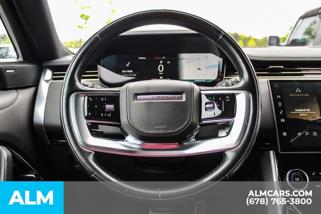 Used 2023 White Land Rover SE image 24