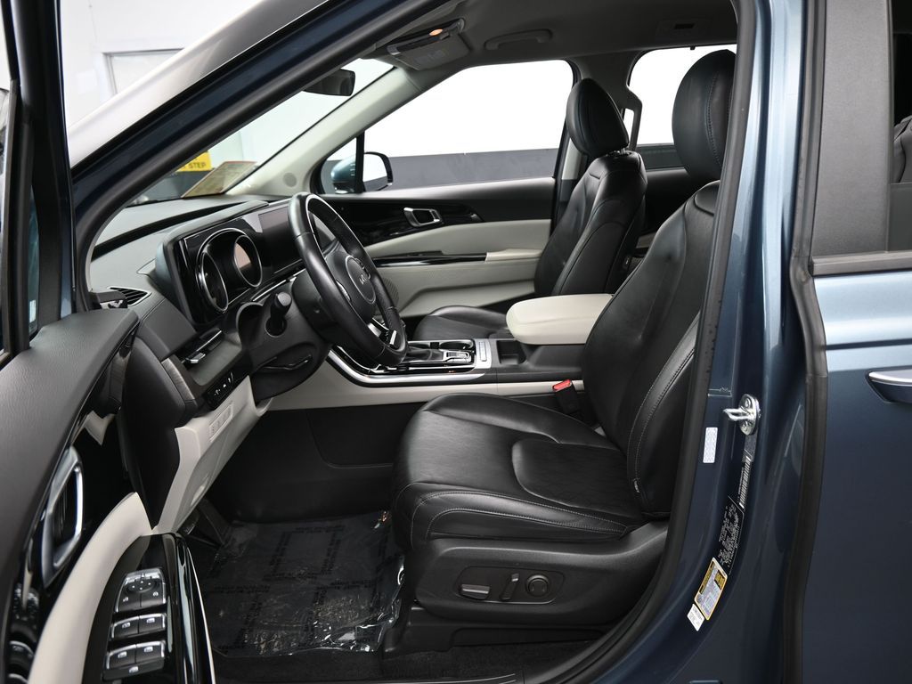 Used 2024 Astra Blue Kia EX image 11