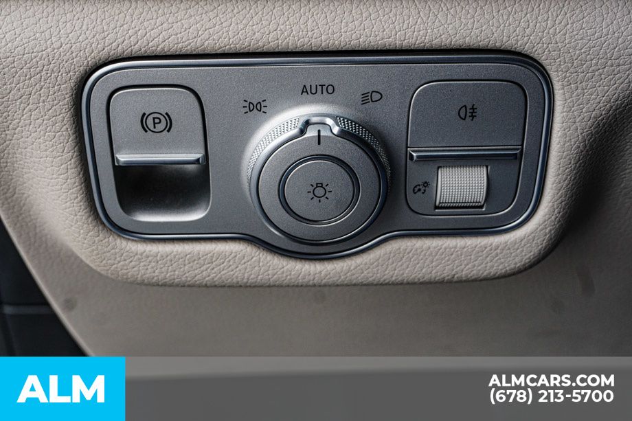 Used 2025 White Mercedes-Benz GLE 580 image 48