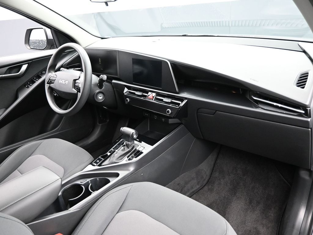2023 Kia Niro LX