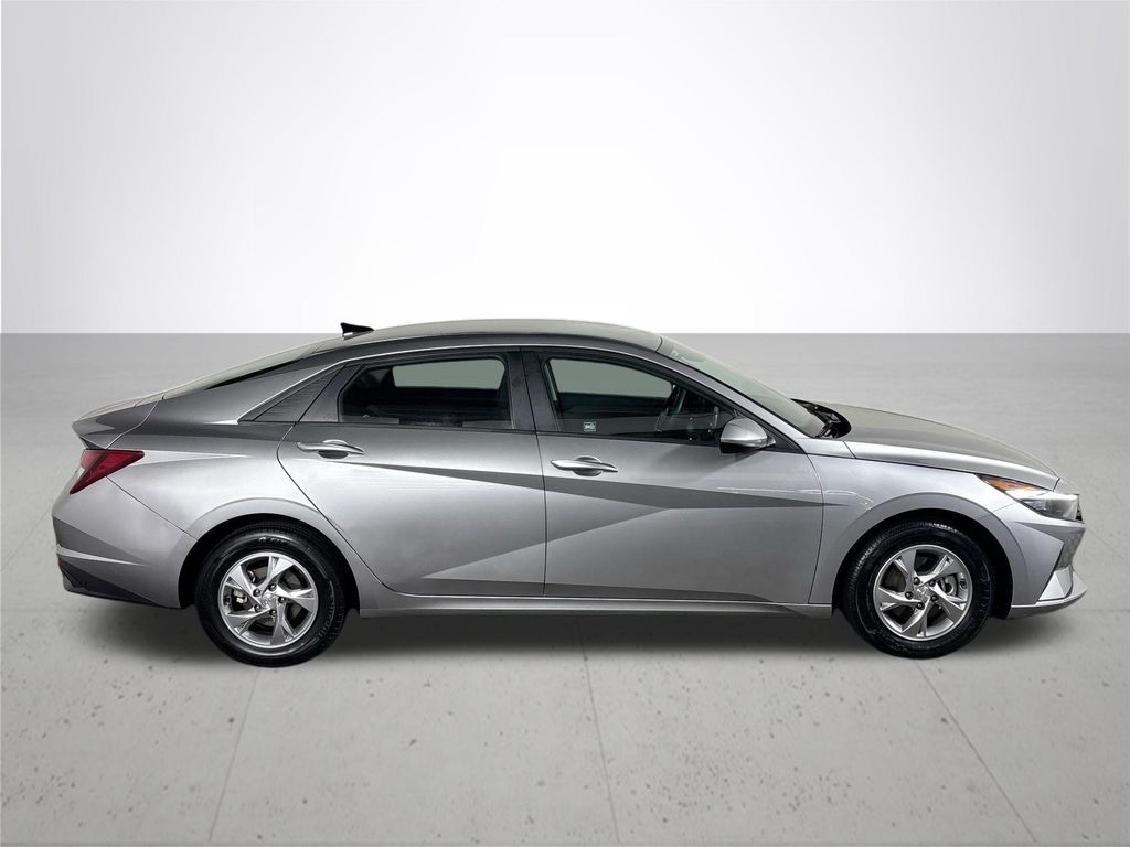 2021 Hyundai Elantra SE