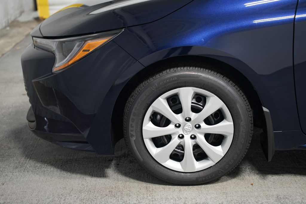 2025 Toyota Corolla LE 5