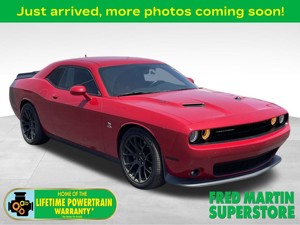 Redline Red Tricoat Pearl 2016 Dodge Challenger Coupe Rear-Wheel Drive 8-Speed Automatic