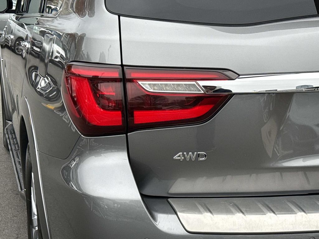 Thumbnail: 2020 INFINITI QX80 - 10