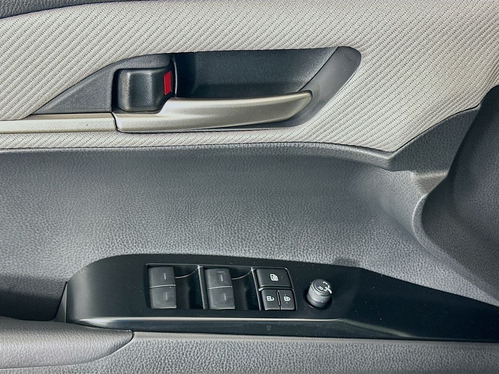 Thumbnail: 2025 Toyota Camry - 18