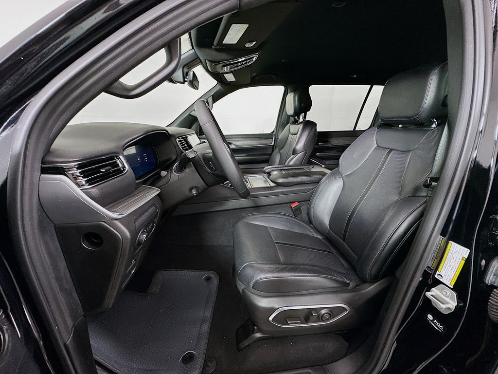 Thumbnail: 2024 Jeep Wagoneer - 21