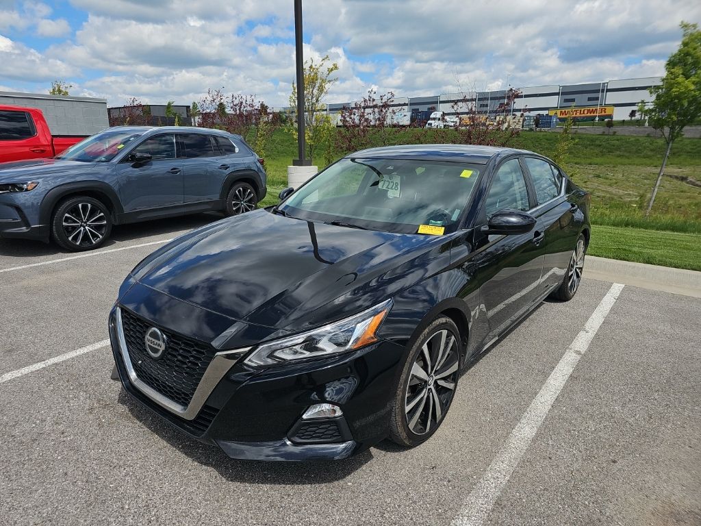 Super Black 2020 Nissan Altima 2.5 SR FWD Sedan Front-Wheel Drive Continuously Variable Transmission