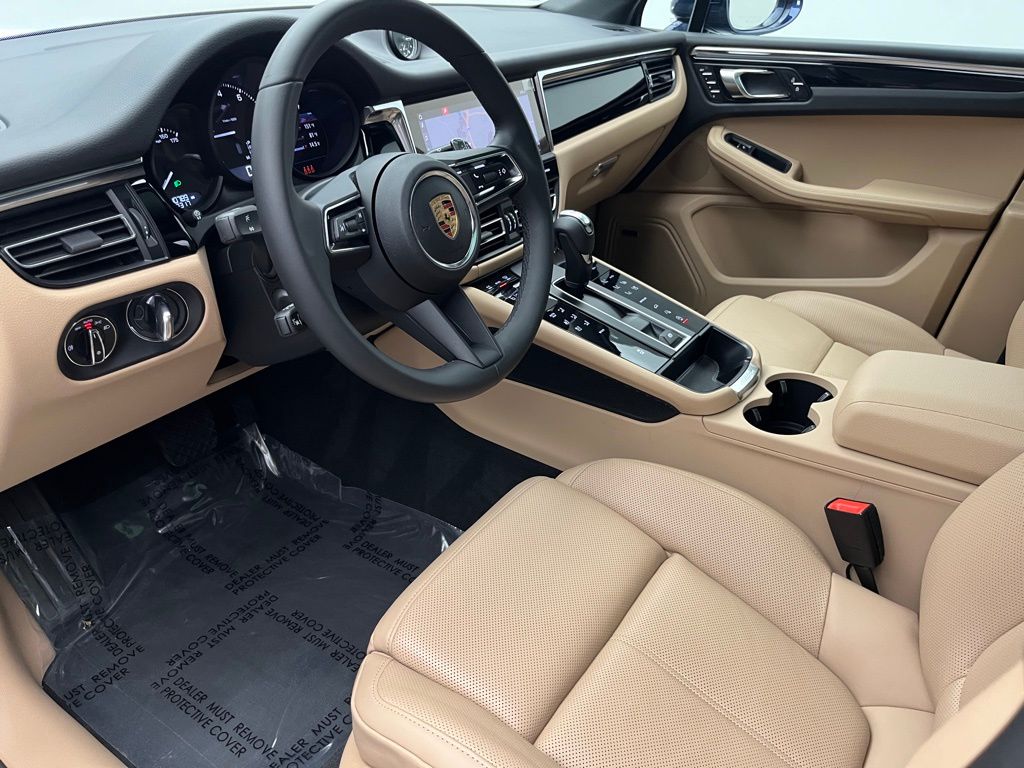 Thumbnail: 2025 Porsche Macan - 4