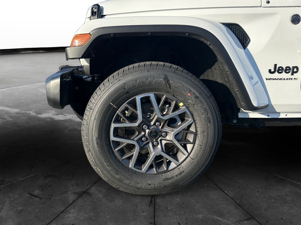 2025 Jeep Wrangler 4-Door Sahara - Photo 14