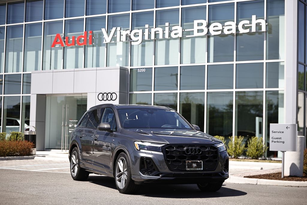 Daytona Gray Pearl Effect 2026 Audi Q7 SUV / Crossover All-Wheel Drive 8-Speed Automatic