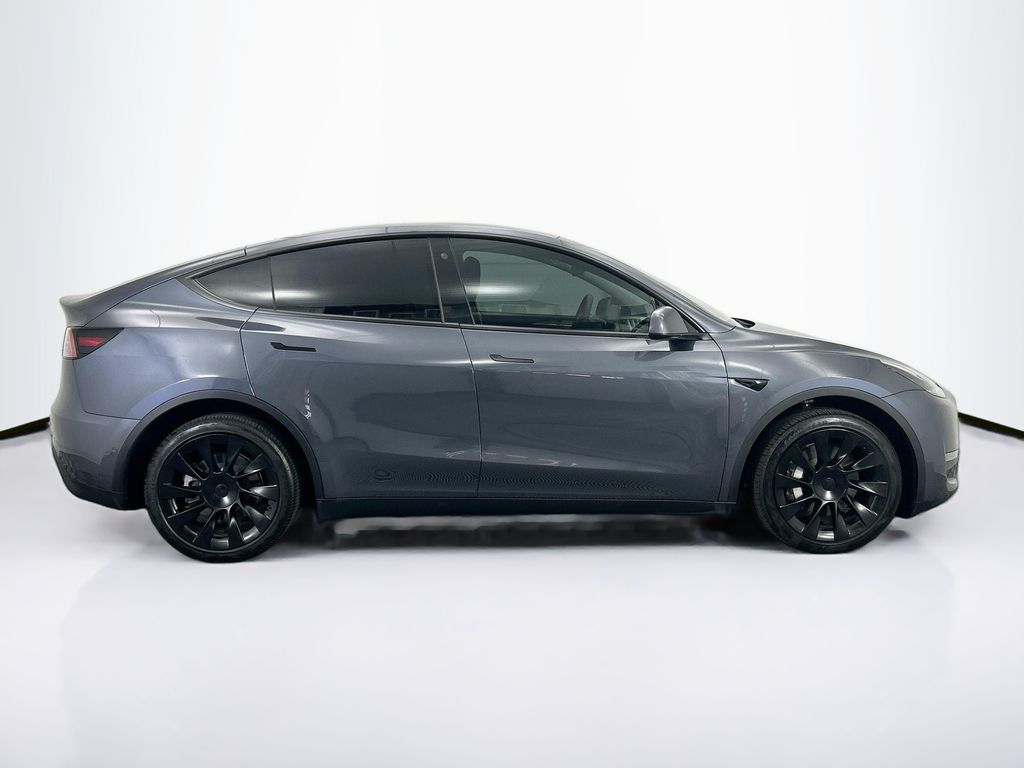 Thumbnail: 2022 Tesla Model Y - 4