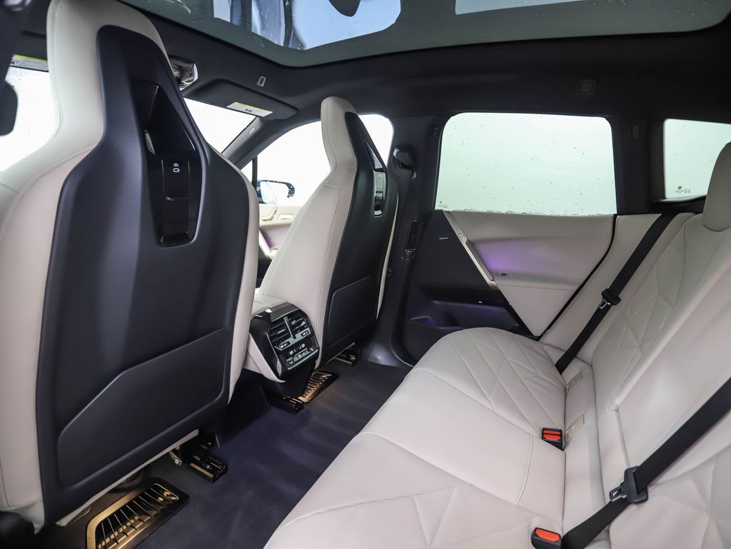 Thumbnail: 2025 BMW iX - 21