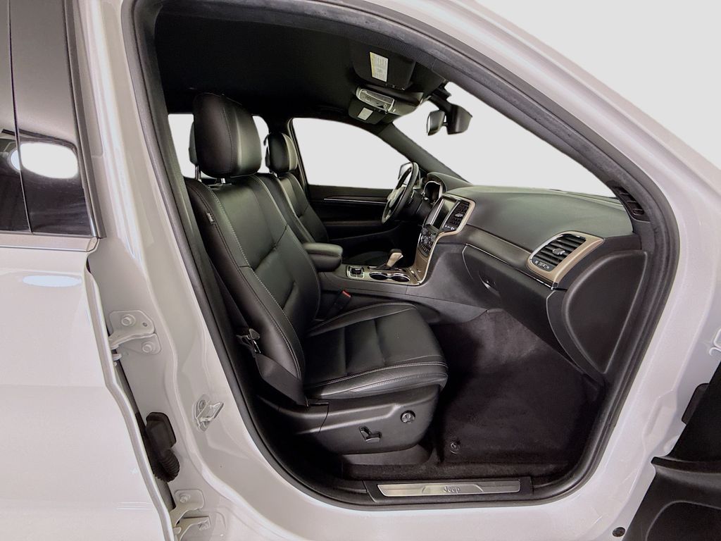 Thumbnail: 2016 Jeep Grand Cherokee - 20