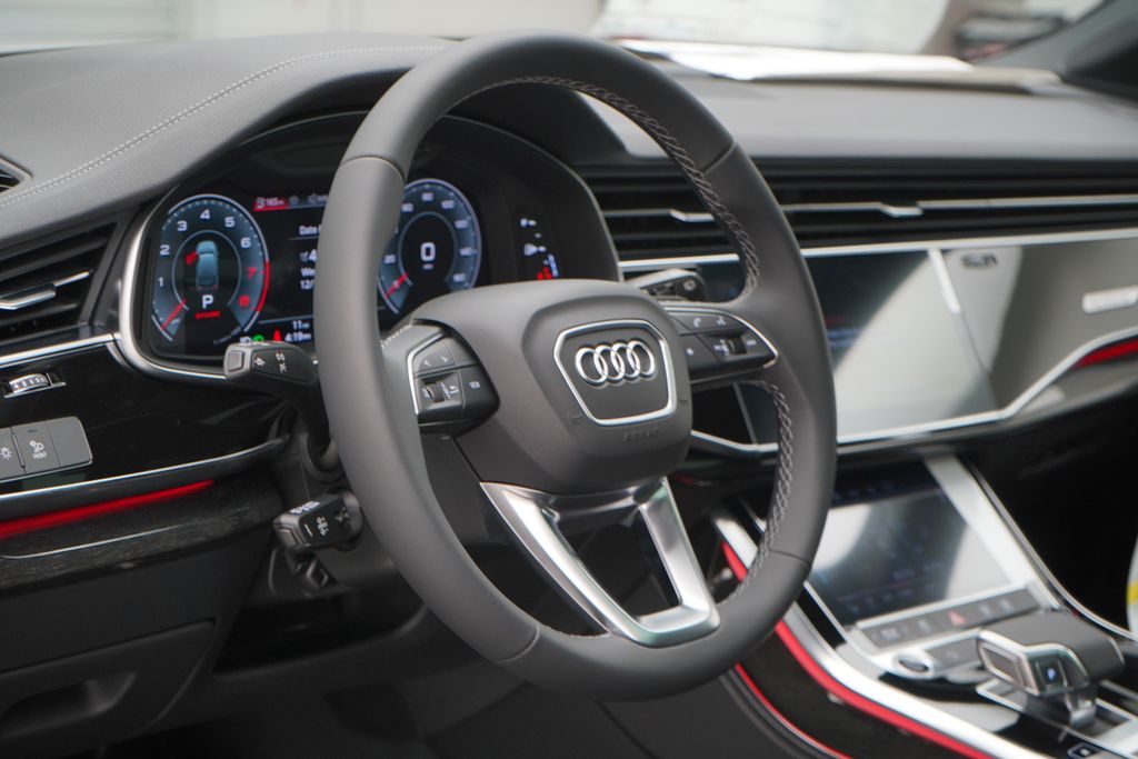 2025 Audi Q7  8