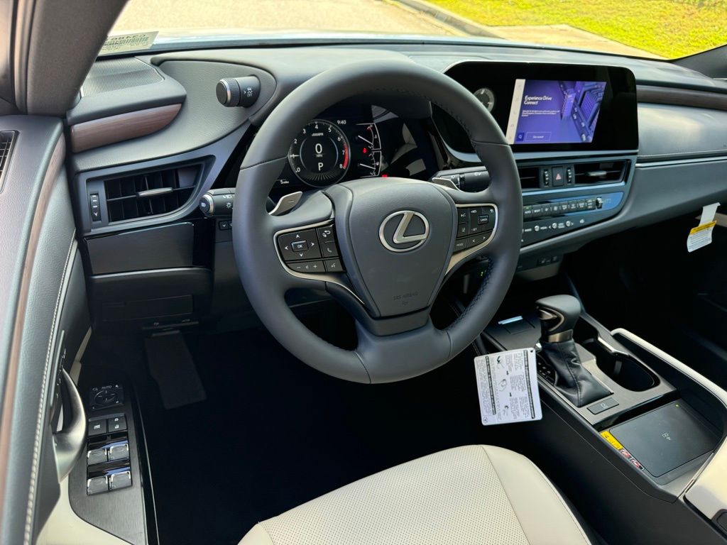 2025 Lexus ES 350 3