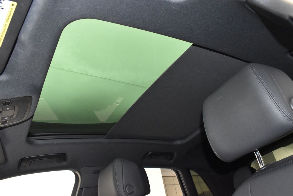 Thumbnail: 2023 Audi Q3 - 23