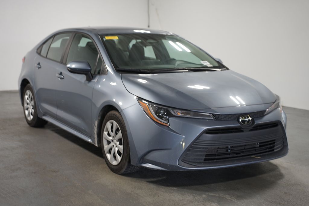 Thumbnail: 2023 Toyota Corolla - 3