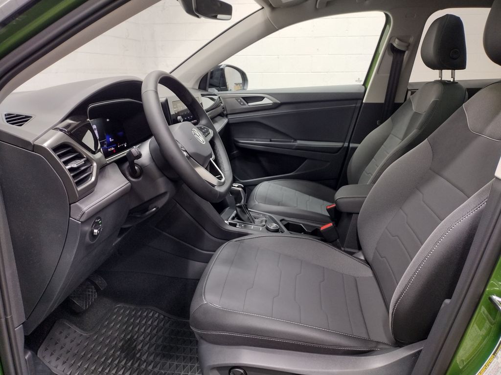 2025 Volkswagen Taos 1.5T SE Black