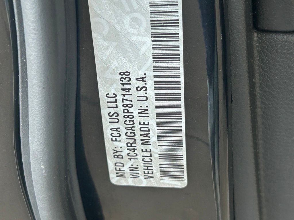 Used 2023 Diamond Black Crystal Pearlcoat Jeep Altitude image 48