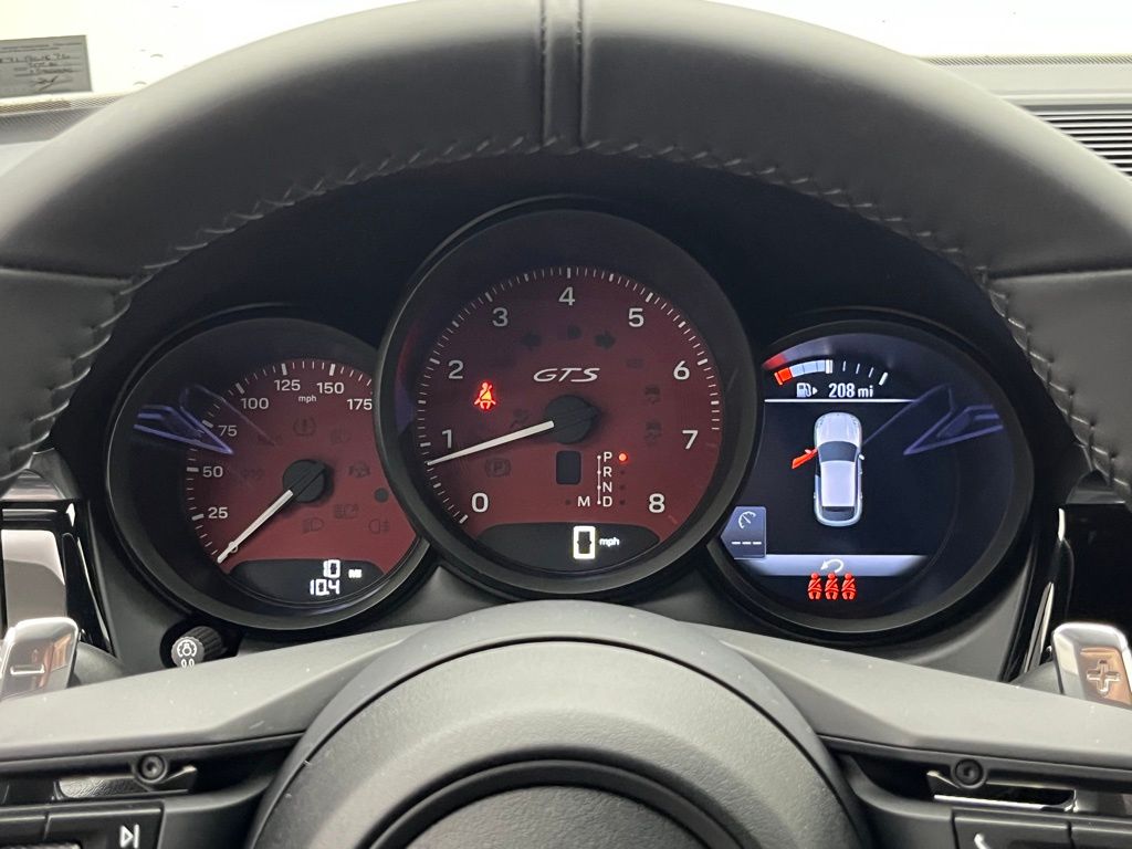 Thumbnail: 2026 Porsche Macan - 11