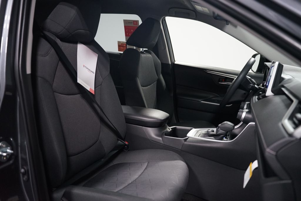 Thumbnail: 2025 Toyota RAV4 - 15