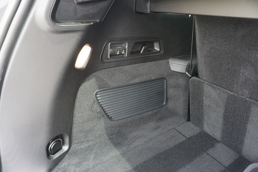 2025 Mercedes-Benz GLS 450 4MATIC 8