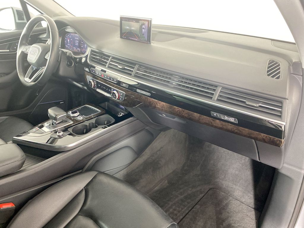 2019 Audi Q7 55 Prestige 30