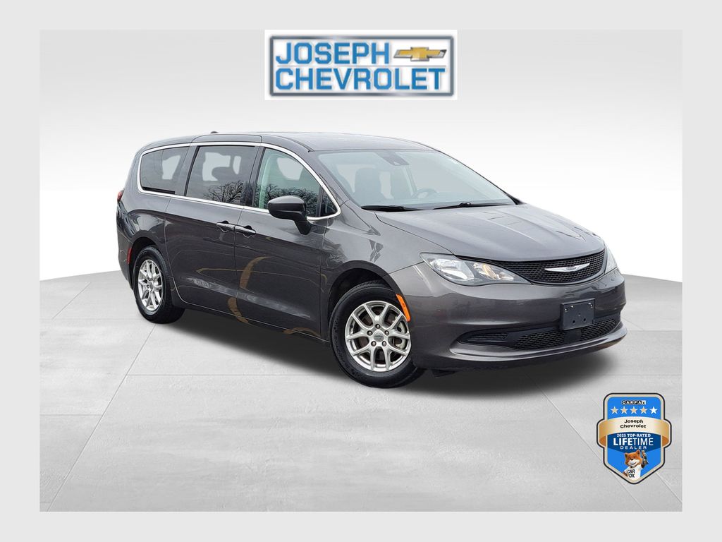 2023 Chrysler Voyager LX FWD
