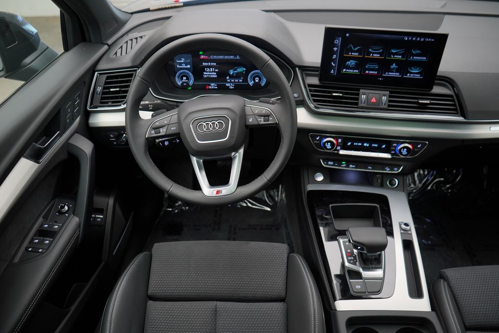 2024 Audi Q5 e  12