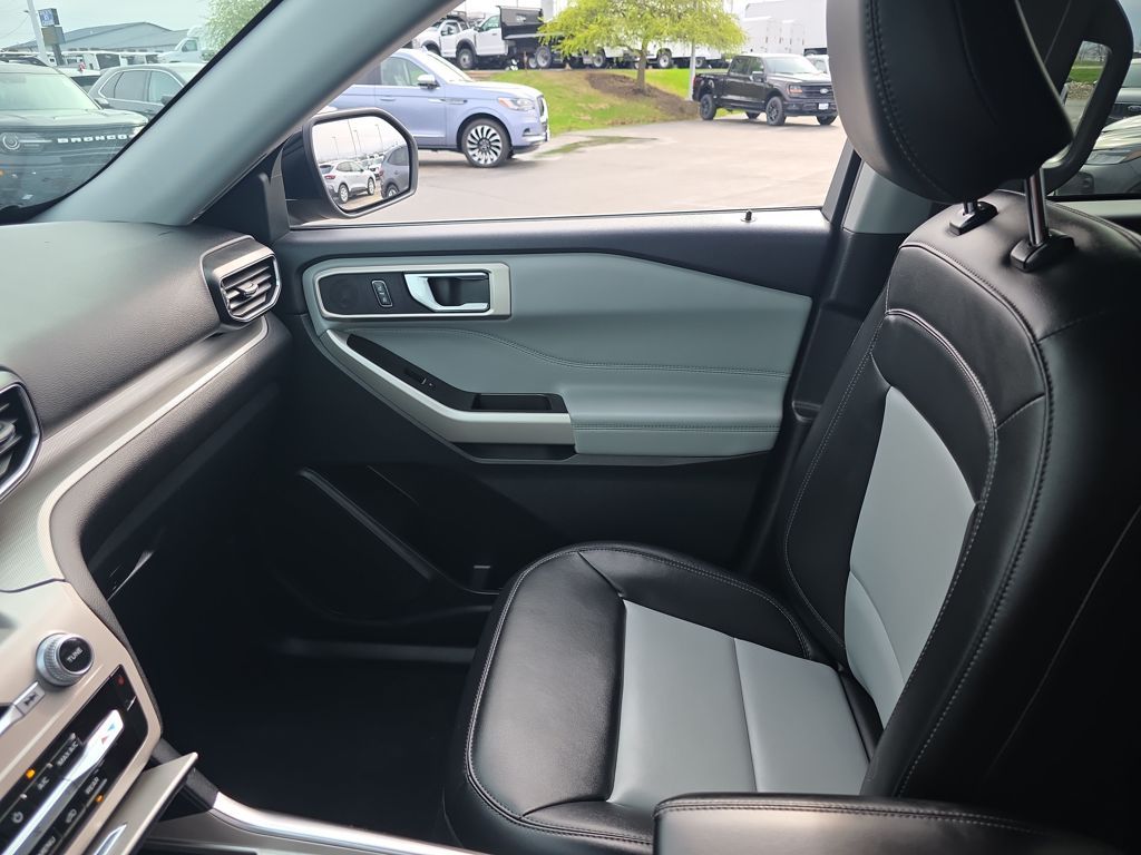 Certified Used 2023 Gray Ford XLT image 35