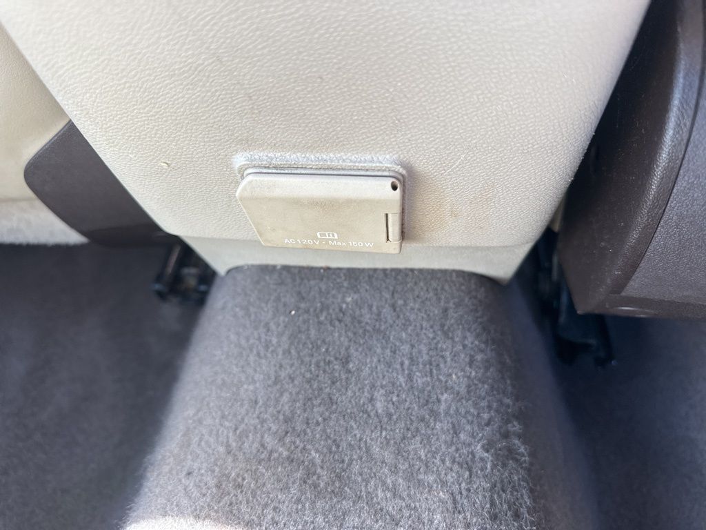 2014 Champagne Silver Metallic Chevrolet Malibu LT FWD Sedan