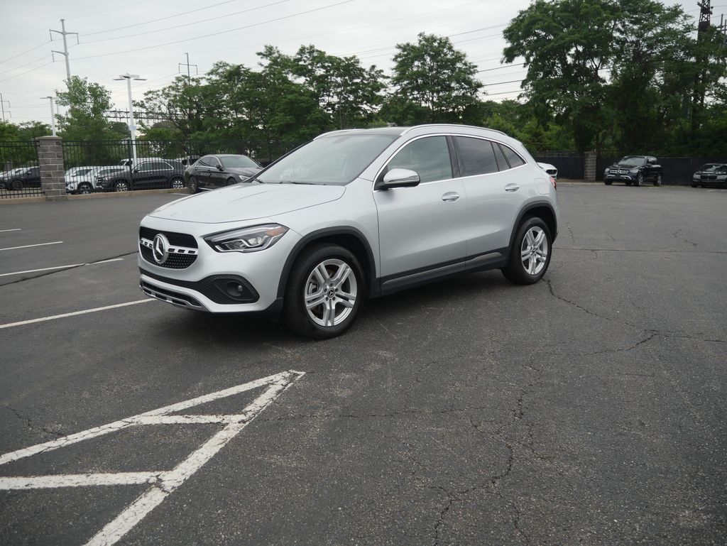Iridium Silver Metallic 2023 Mercedes-Benz GLA SUV / Crossover All-Wheel Drive 8-Speed Dual Clutch