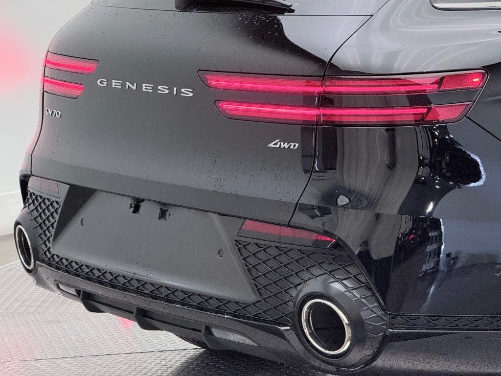 Thumbnail: 2024 Genesis GV70 - 15
