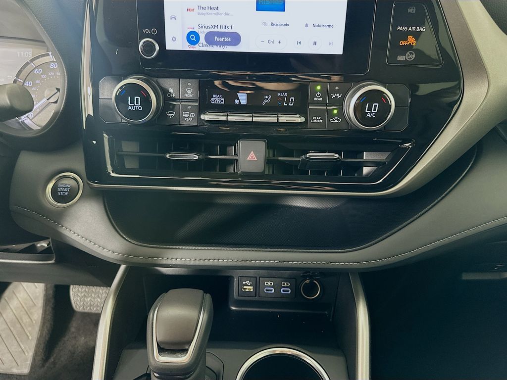 Thumbnail: 2025 Toyota Highlander - 15