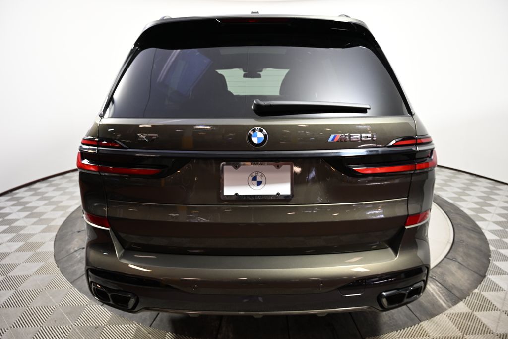 2025 BMW X7 M60i 4