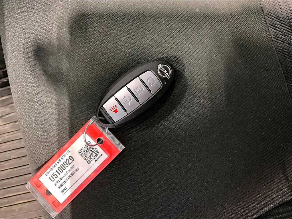 2023 Nissan Frontier — photo 31