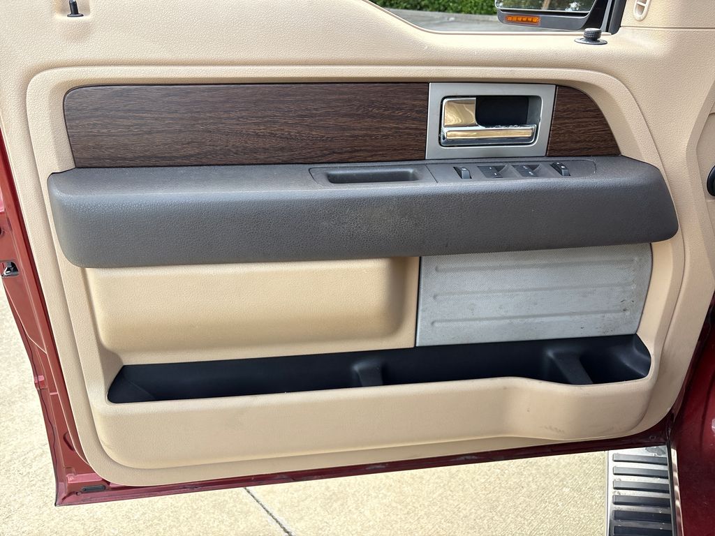 Used 2014 Beige Ford Lariat image 17