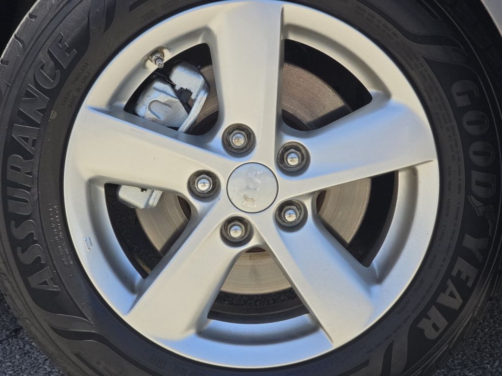 Used 2015 Silver Kia LX image 14