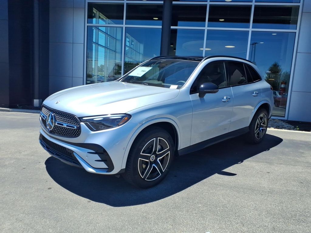 New 2026 Cirrus Silver Metallic Mercedes-Benz GLC 300 image 2
