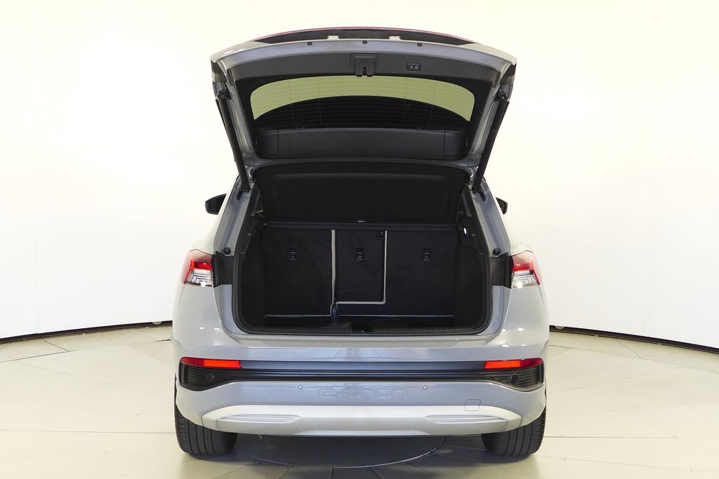 Thumbnail: 2023 Audi Q4 e-tron - 10